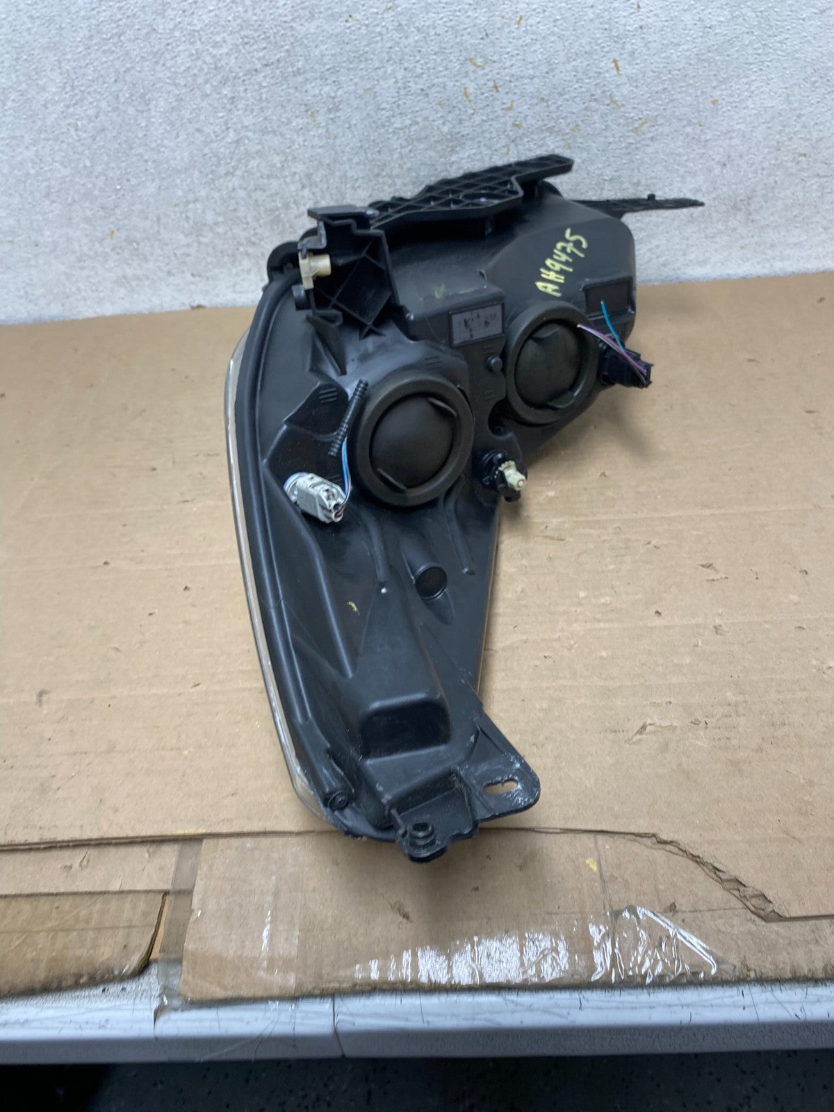 2013 - 2016 Ford Escape Headlight Right Passenger RH Side Halogen AH9475 DW7