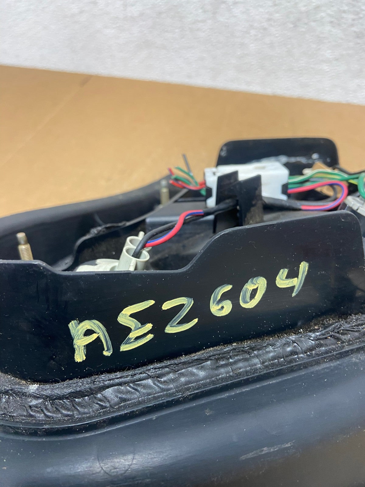 2000 to 2001 Nissan Maxima Left Driver Lh Side Tail Light AE2604 LK5