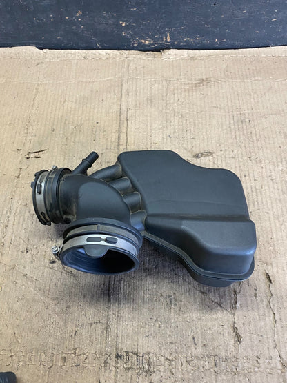 2020 to 2022 Ford Explorer OEM Air Right Intake Cleaner Inlet OEM p0886 DG1