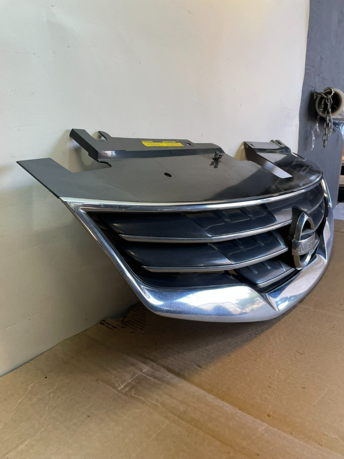 Sedan 2010 2011 2012 Nissan Altima Front Upper Grill Grille ag3125 DG2
