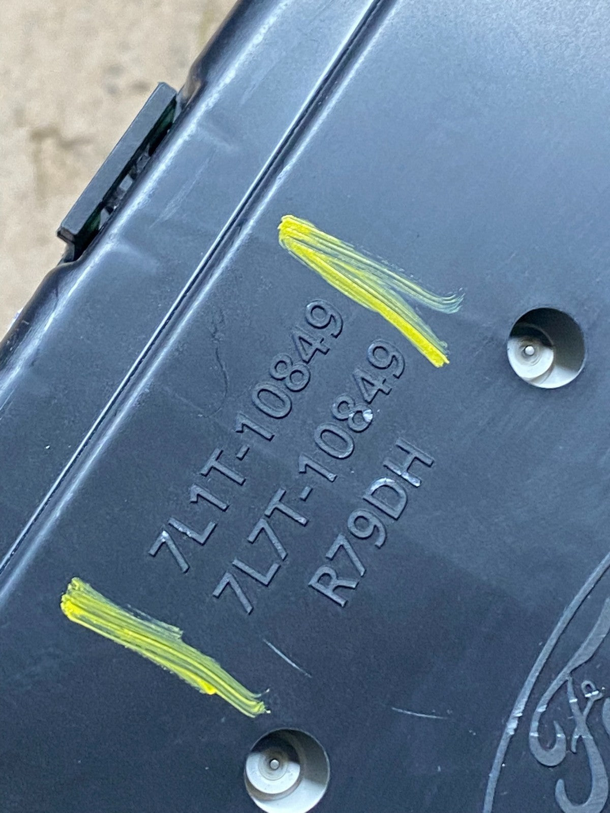 2007 to 2008  Lincoln Navigator Speedometer Gauge Cluster p0019 DG8