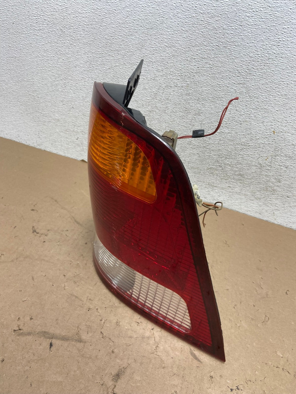 1999 to 2003 Ford Windstar Tail Light Right Passenger RH Side AG4275 LK1