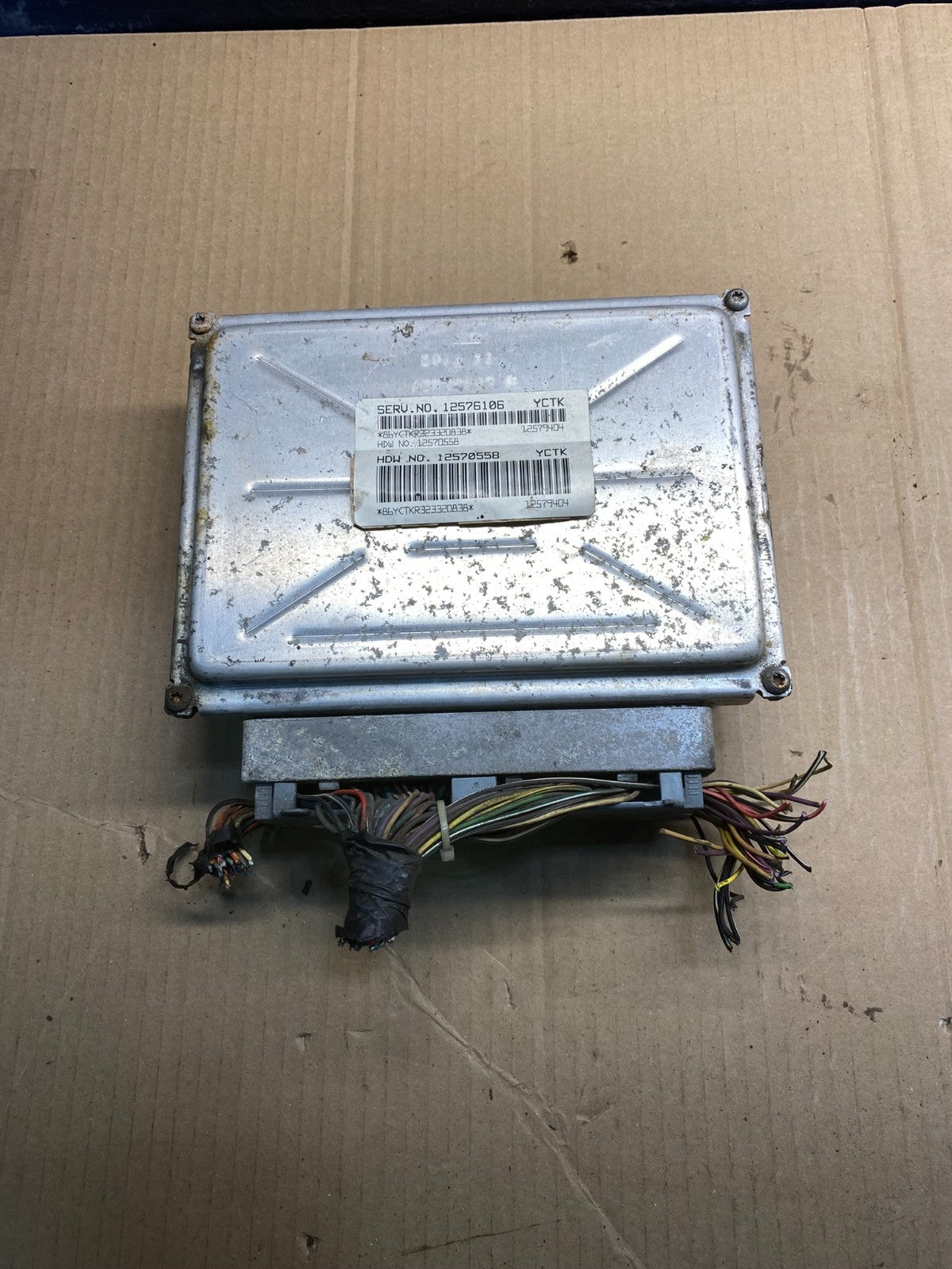 2003-2006 Chevrolet Tahoe Silverado Engine Control 12576106 ECM ECU AC0860 DG0