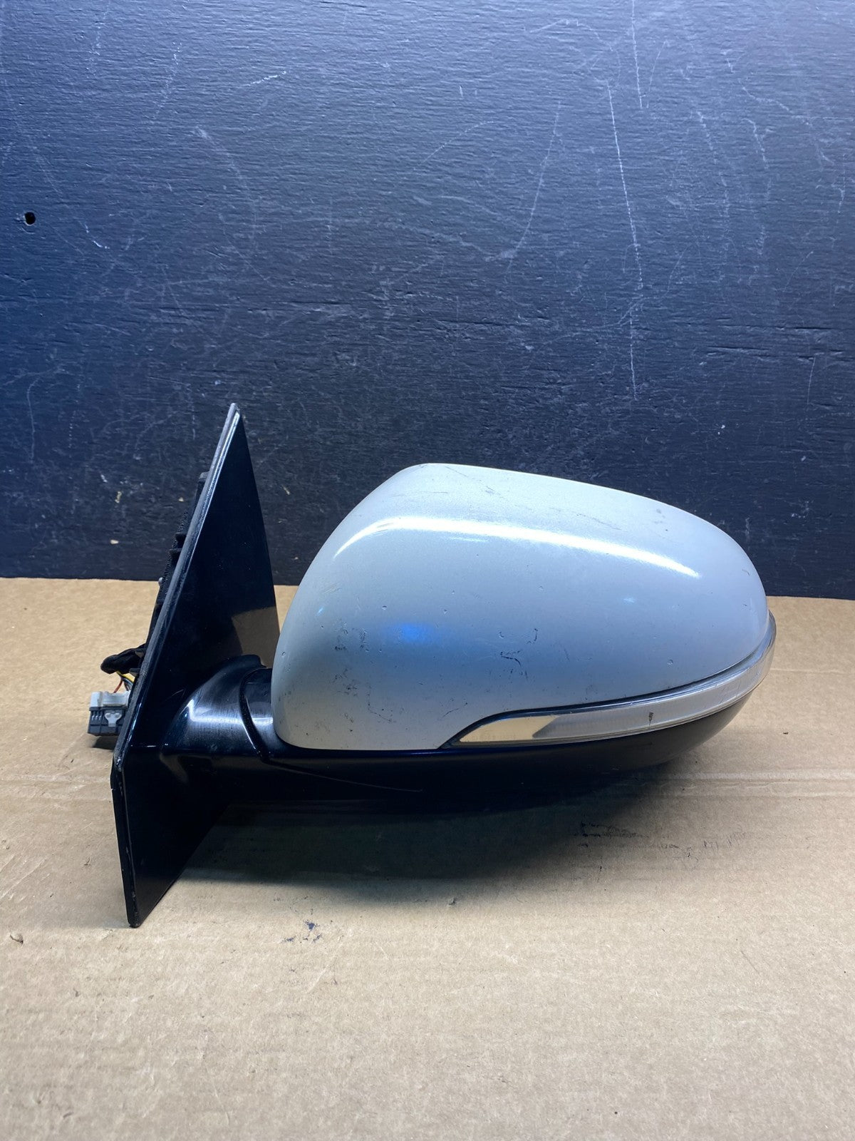 2016 to 2020 Kia Sorento Left Driver LH Door Mirror Turn Signal af8859 DG0