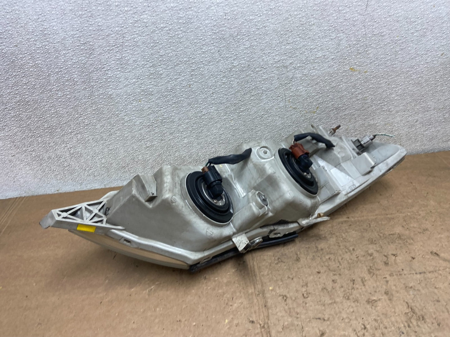 2000 to 2004 Toyota Avalon Halogen Left Driver LH Headlight Oem Y7068 DW4