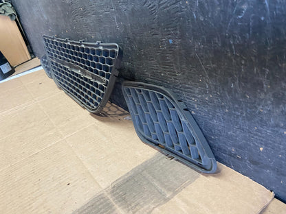 2005 to 2009 Saab 9-7x Front Upper LH Center RH Set Grille Grill OEM Q0504 DG5