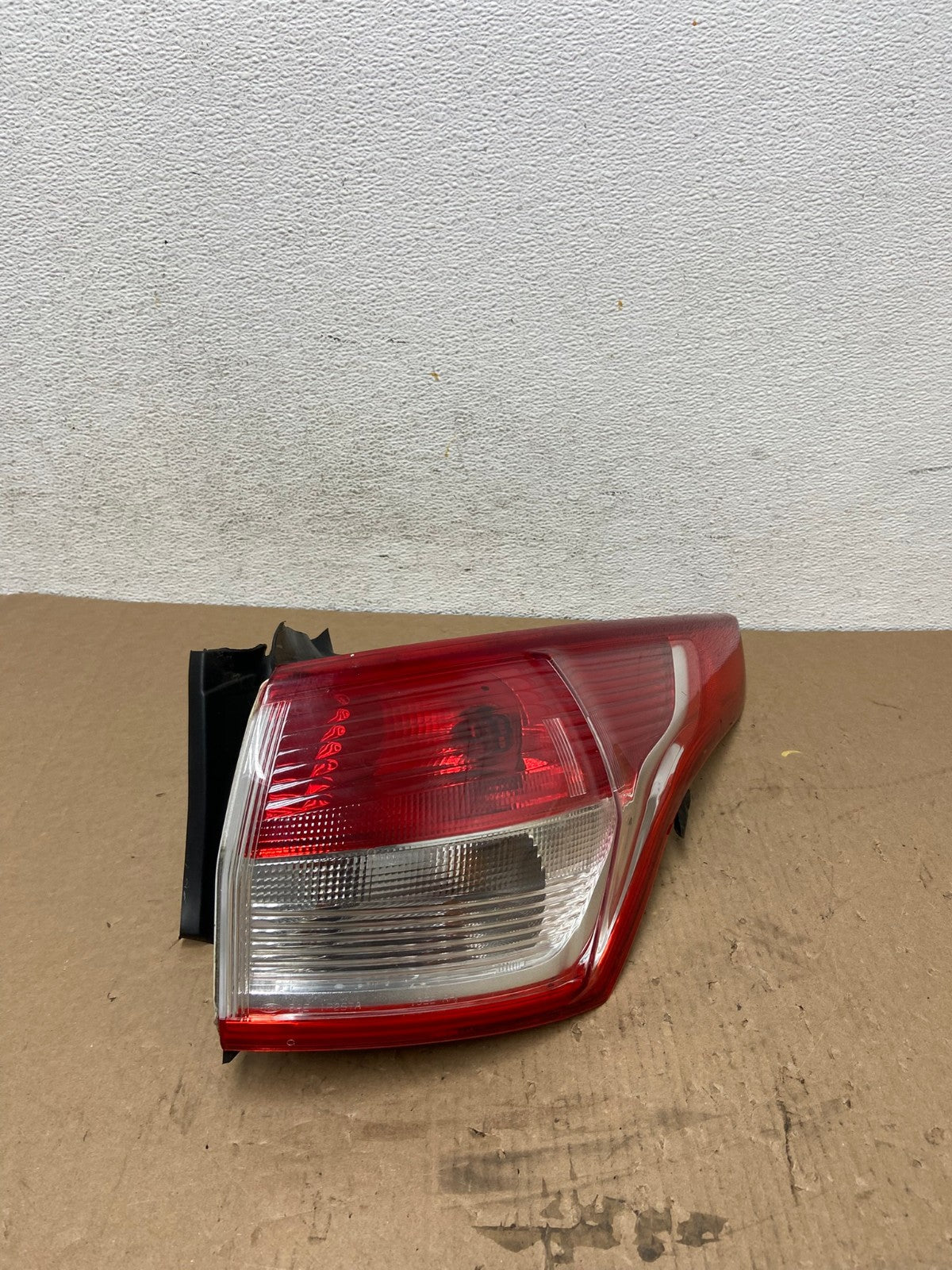 2013 to 2016 Ford Escape Right Passenger RH Side Tail Light AD7768 LK0