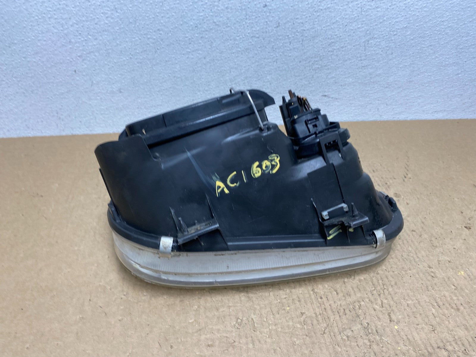 1997-2003 Volkswagen Golf MK4 Left Driver LH Side Halogen Headlight AC1603 DW6