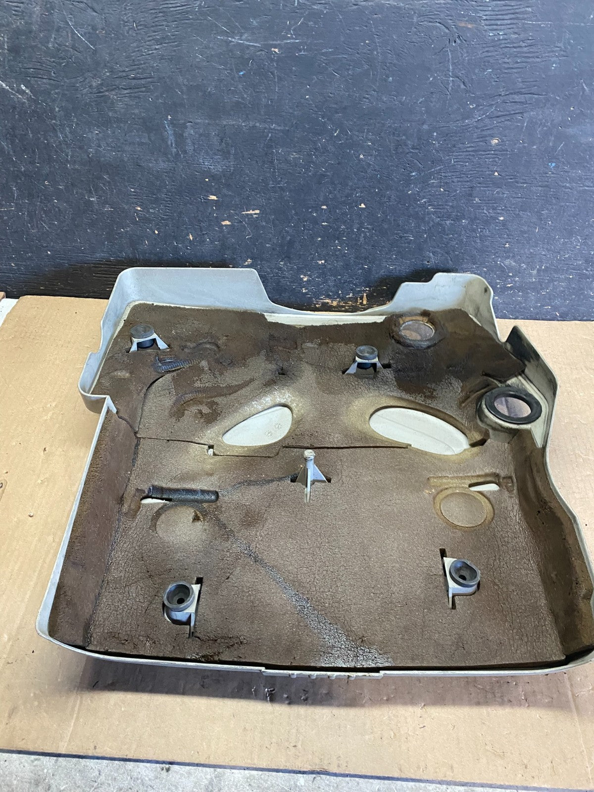 2004 to 2007  Cadillac CTS 2.8L Plastic Engine Cover Shield OEM Q5820 DG4
