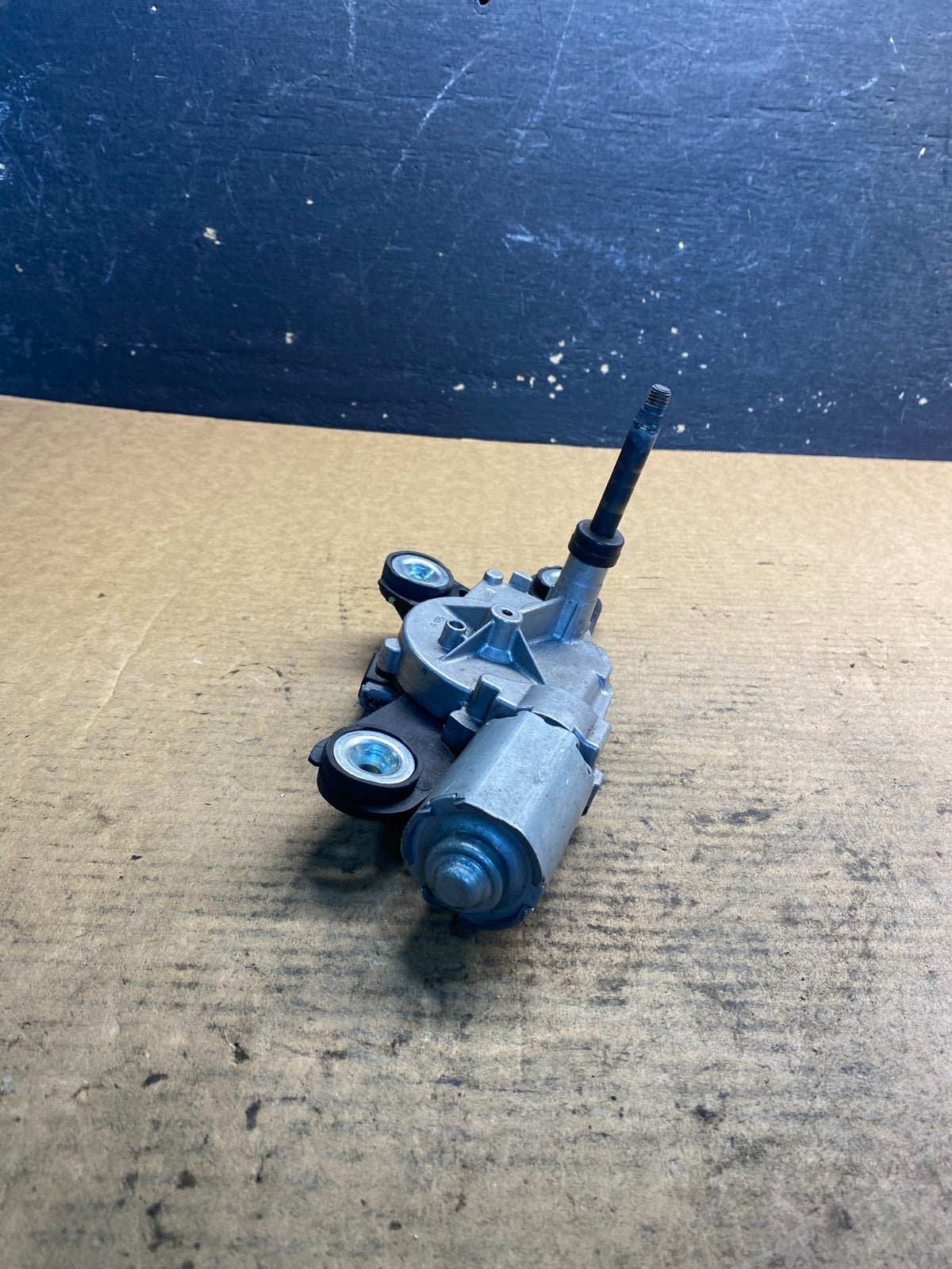 2011 to 2019 Ford Fiesta Rear Windshield Wiper Motor OEM aa1718 DG2