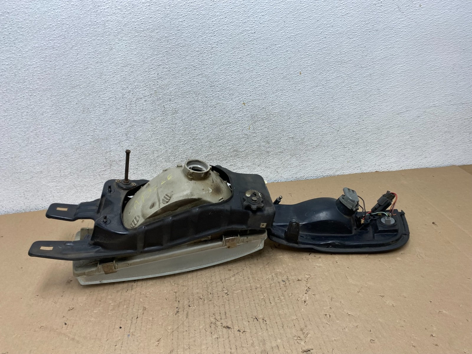 1989 to 1994 Nissan Maxima Driver Left Side Headlight AF32263