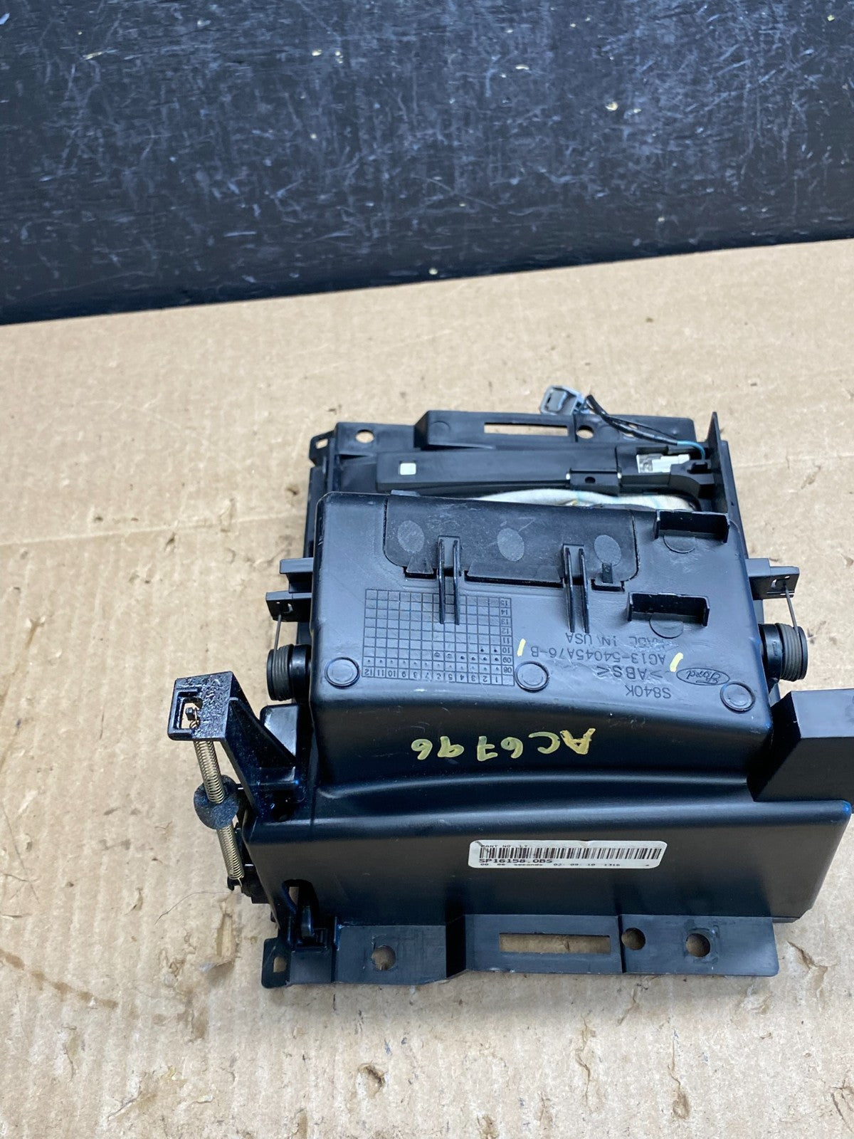 2013 - 2019 Ford Taurus Center Console Shifter Trim Storage ac6796 DG5