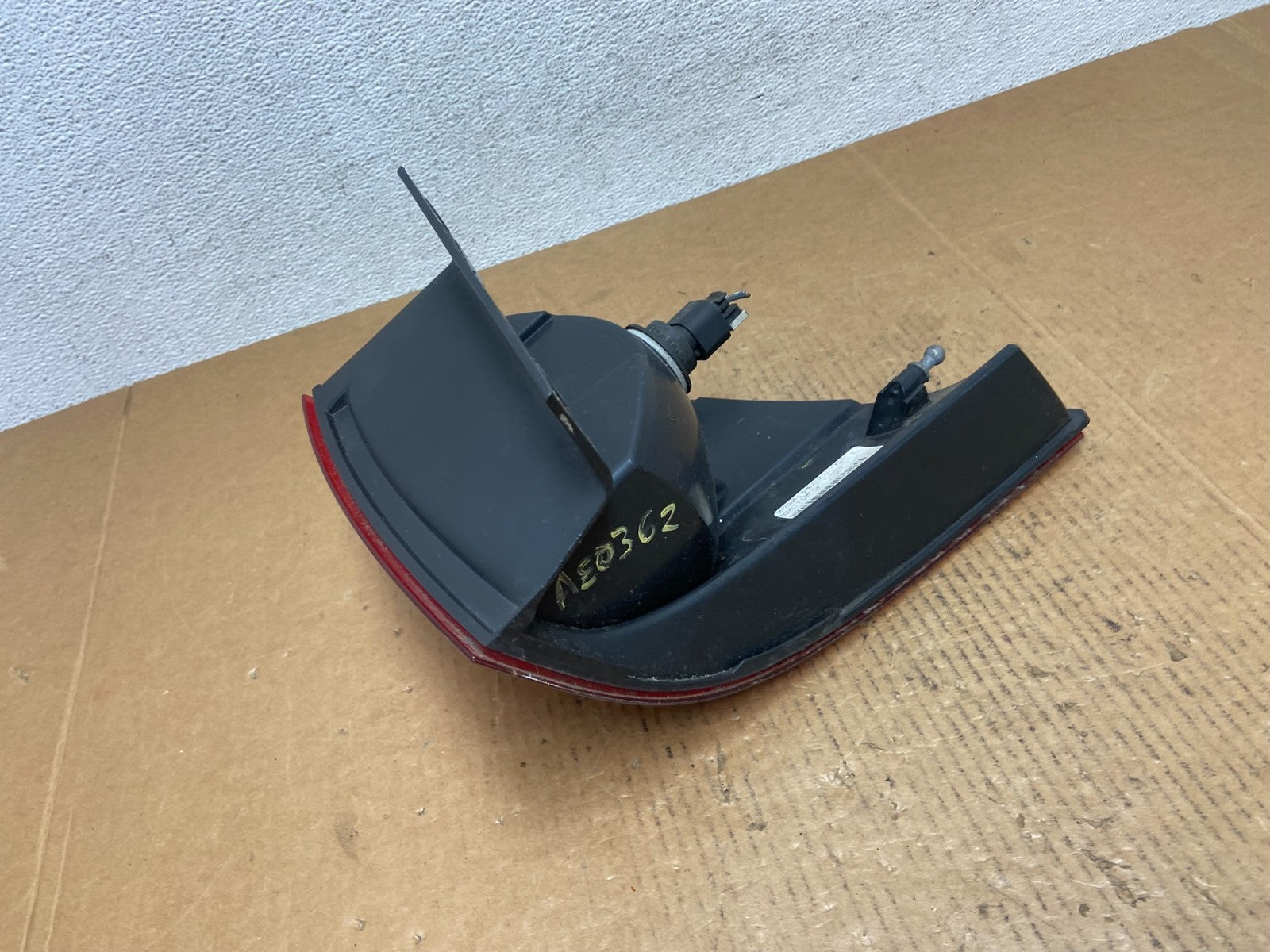 2009 to 2014 Volkswagen Routan Left Driver LH Side Tail Light AE0362 DW6