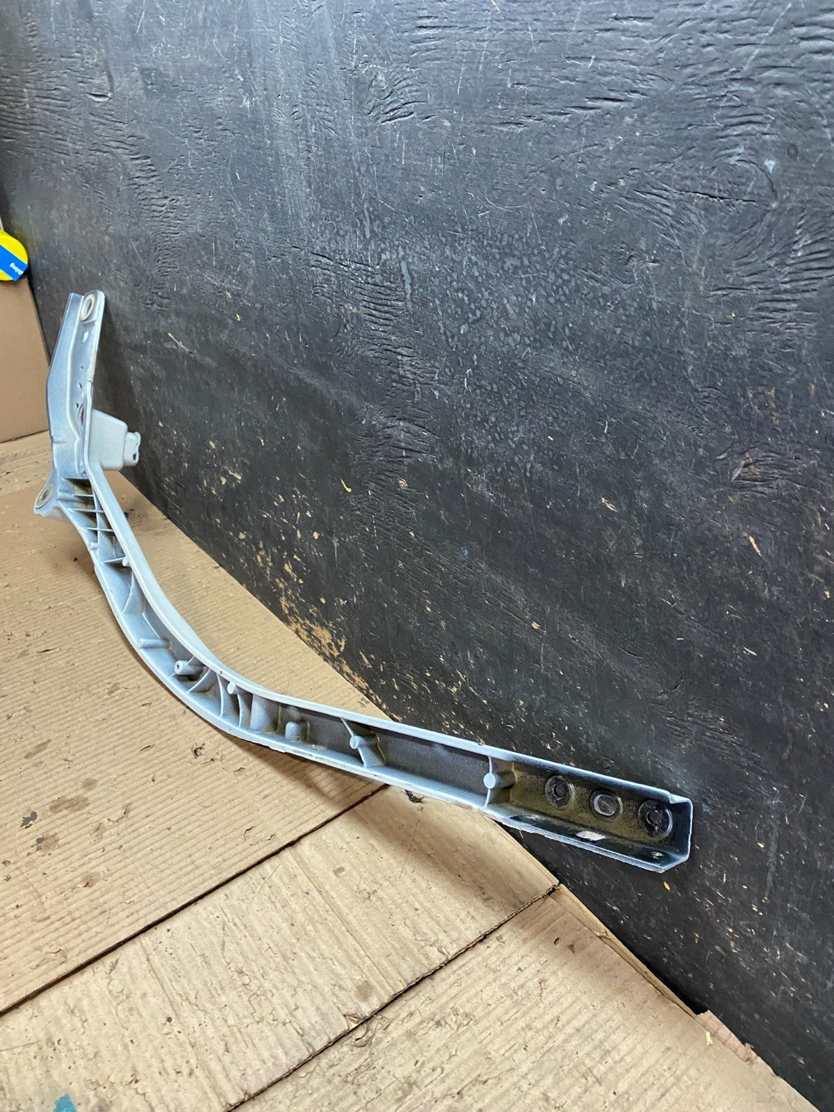 2020 to 2023 Ford Explorer Left Driver LH Upper Tic Bar Oem W6016 DG6