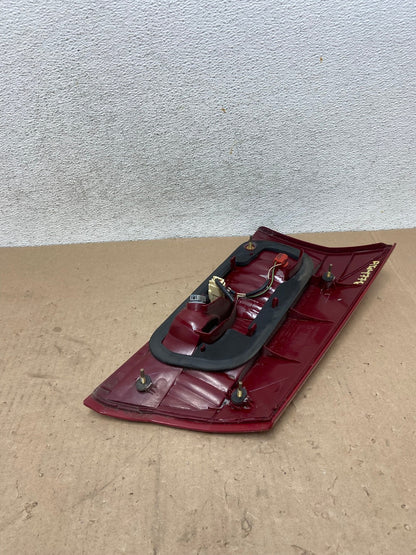 2004-2005 Toyota Sienna Right Passenger RH Side Inner Tail Light AG4776 LK5