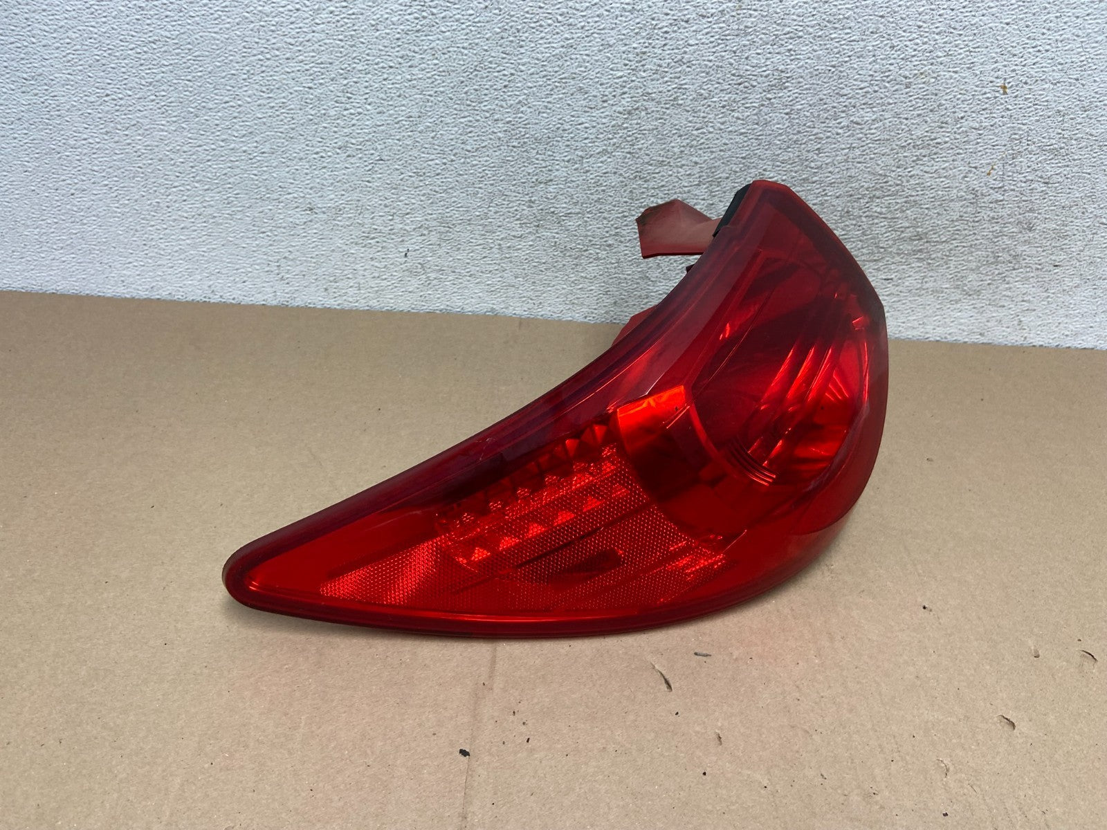 2009 2010 2011 2012 Chevrolet Traverse Left Driver LH Tail Light AG6588 DW2