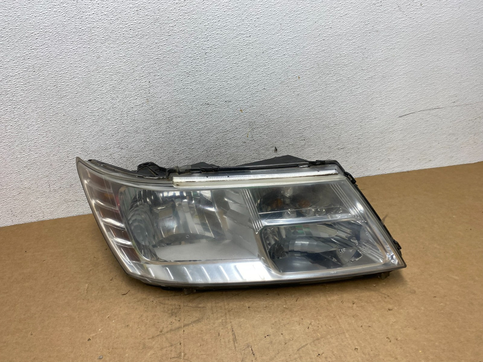 2009 to 2017 Dodge Journey Headlight Right Passenger Rh Halogen AD6338 DW0