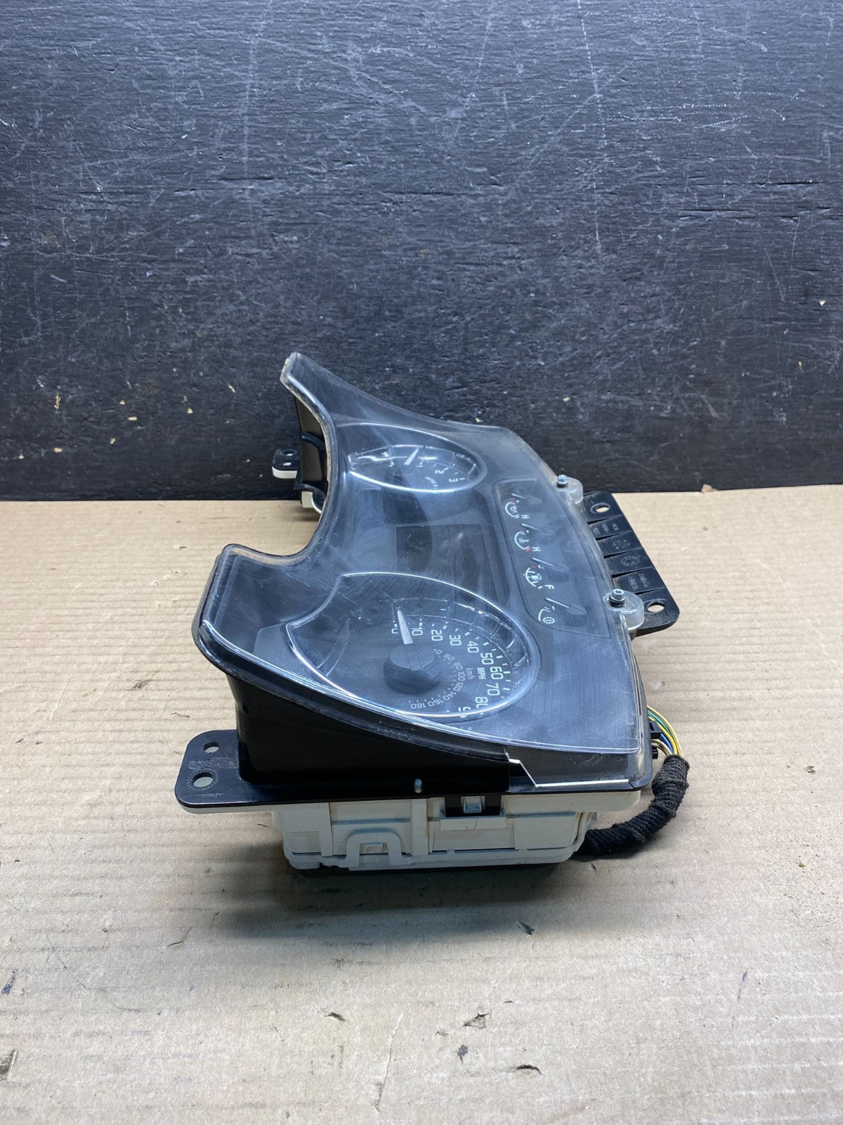 2011 to 2012 Ford Truck F150 Speedometer Speedo Cluster ah9713 DG2
