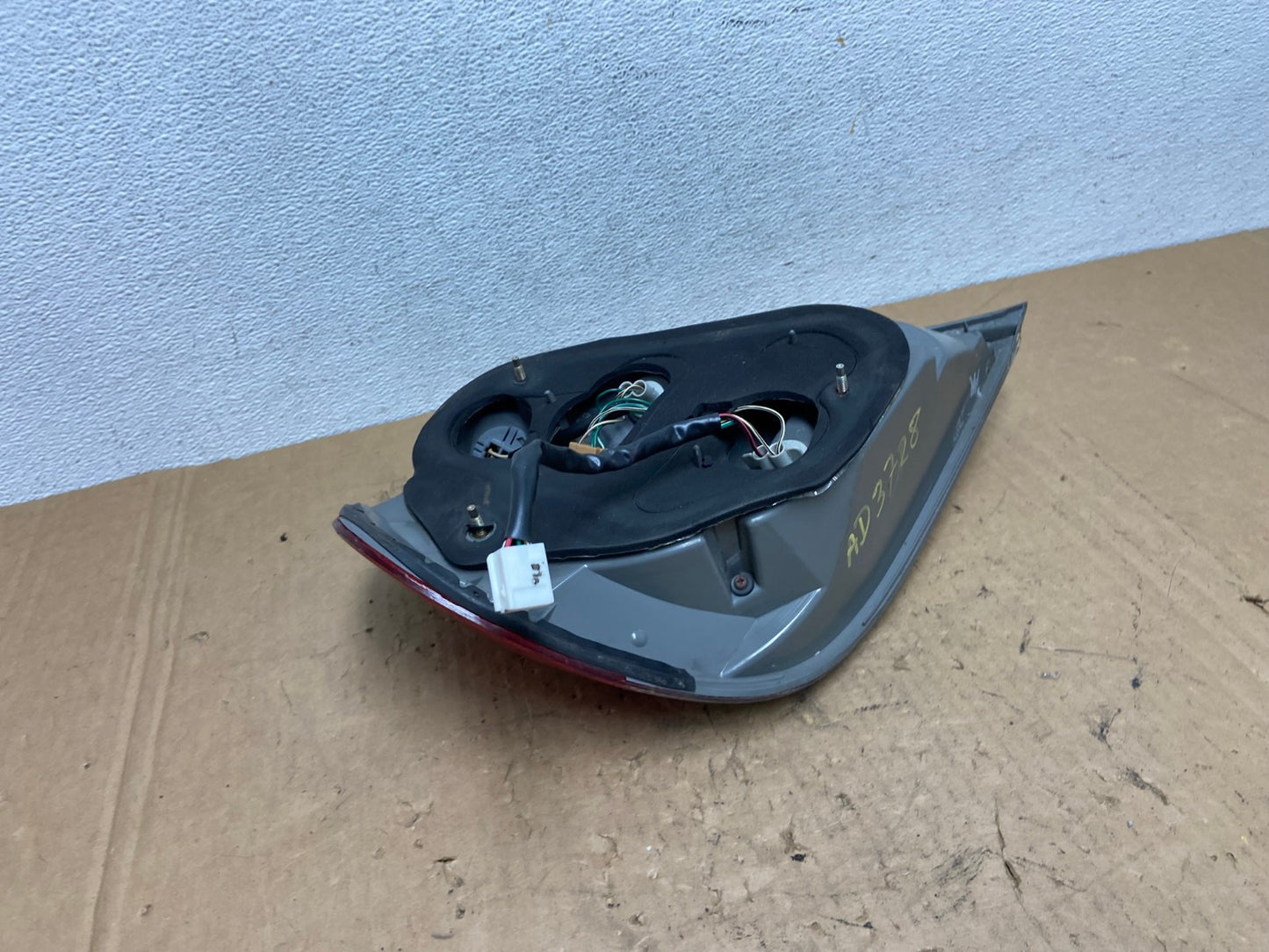 2005 to 2006 Toyota Camry Tail Light Right Passenger Side AD3728 LK4