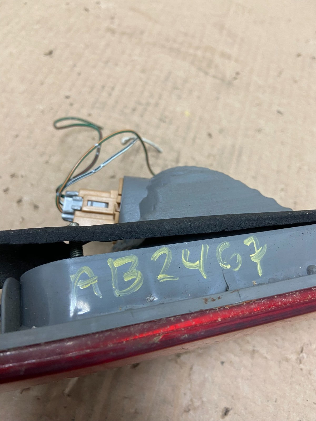 2000-2001 Toyota Camry Tail Light Left Driver LH Side Inner  AB2467 LK5