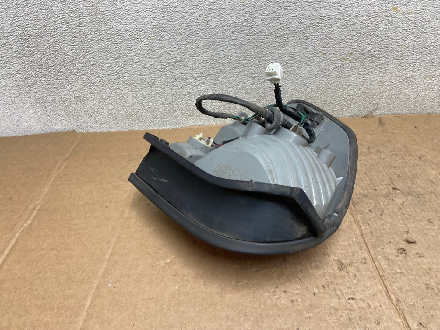 2005 to 2006 Hyundai Santa Fe Right Passenger Rh Side Tail Light Oem AA3953 DW4