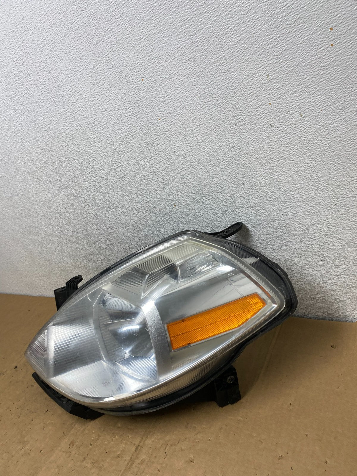 2008 to 2012 Nissan Versa Headlight Halogen Left Driver Lh Side AD1208 DW1