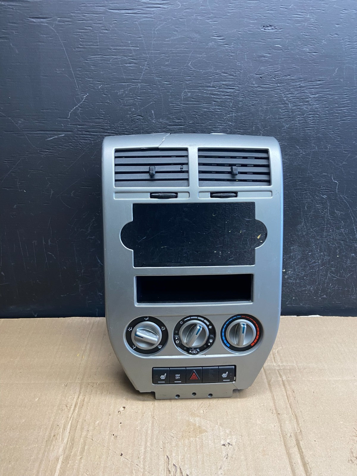 2007 to 2009 Dodge Caliber Dash Radio Center Bezel Climate Dash ad7130 DG0