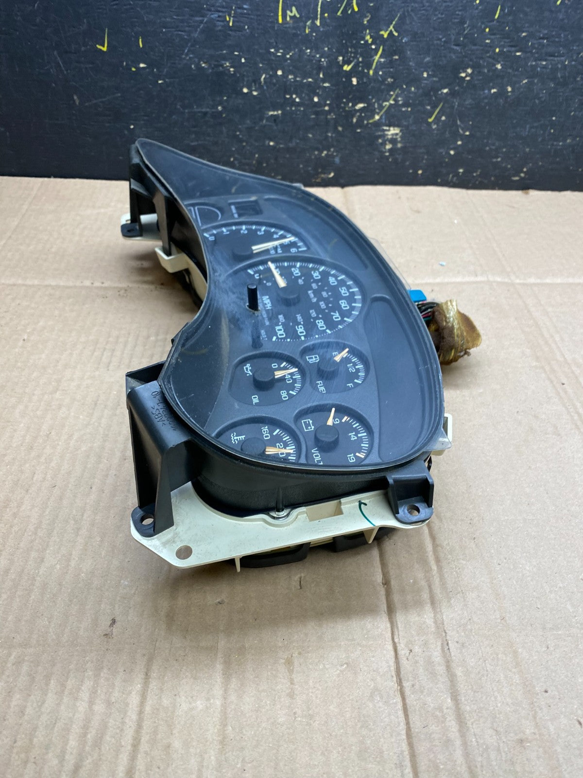 2002 GMC Yukon Speedometer Cluster Gauge Oem AA4552 DG3