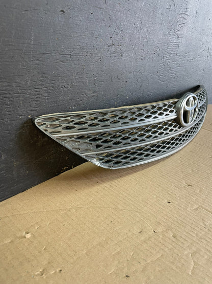 2002 2003 2004 Toyota Camry Front Upper Grill Grille AE3713 DG2