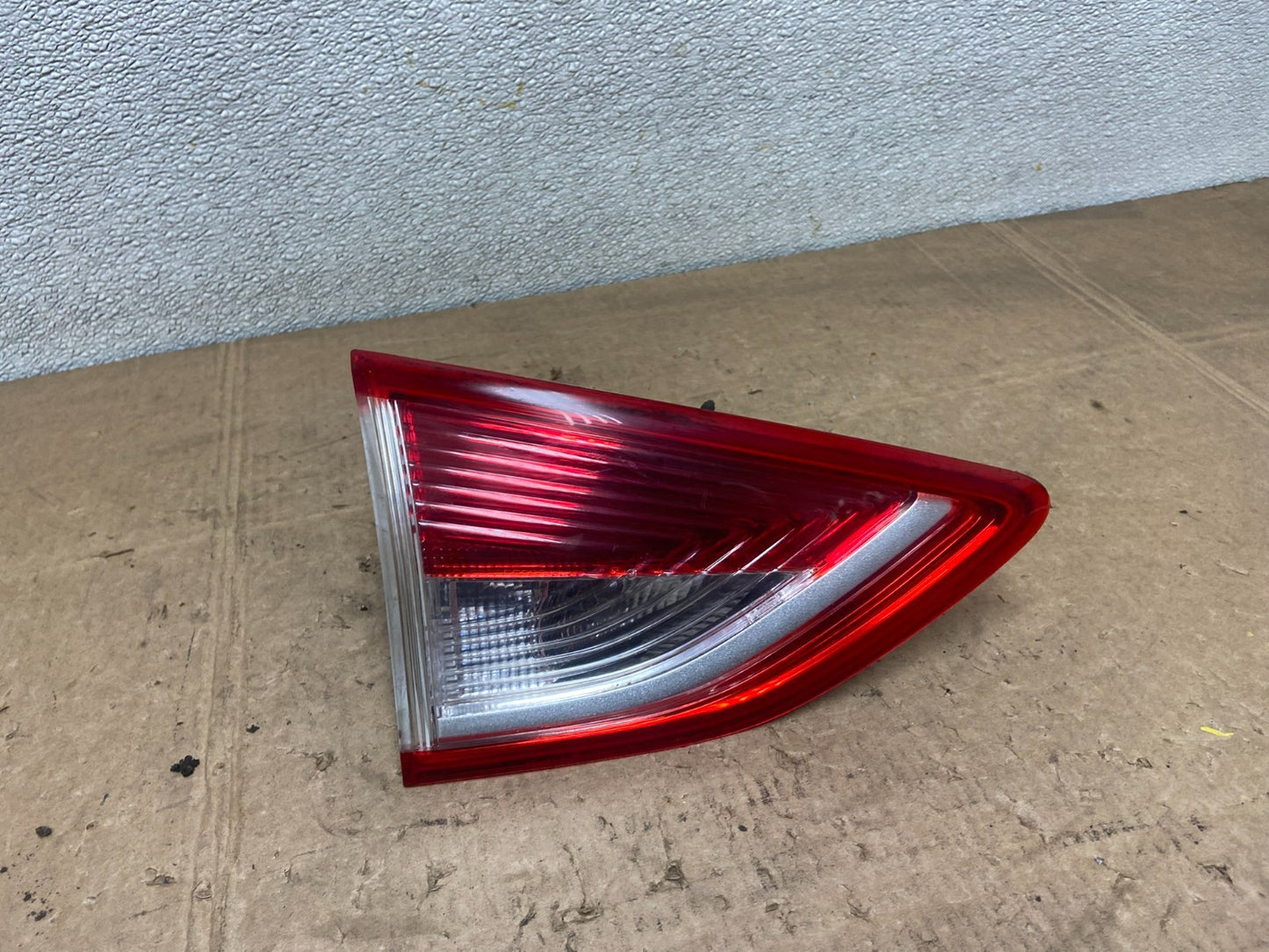 2013 to 2016 Ford Escape Left Driver LH Side Inner Tail Light OEM Y6744 DW0