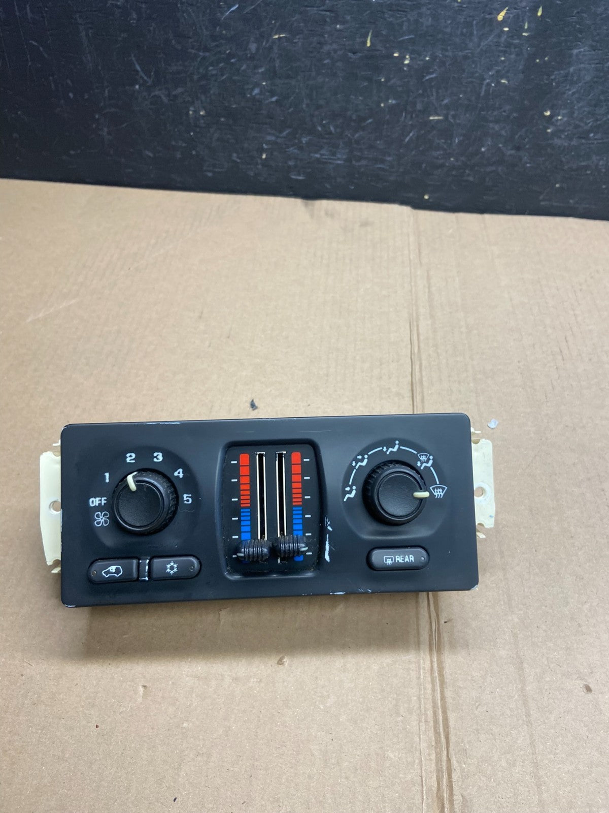 2003-2006 GMC Chevrolet Envoy Trailblazer Climate Control A/C Panel AE4341 DG0