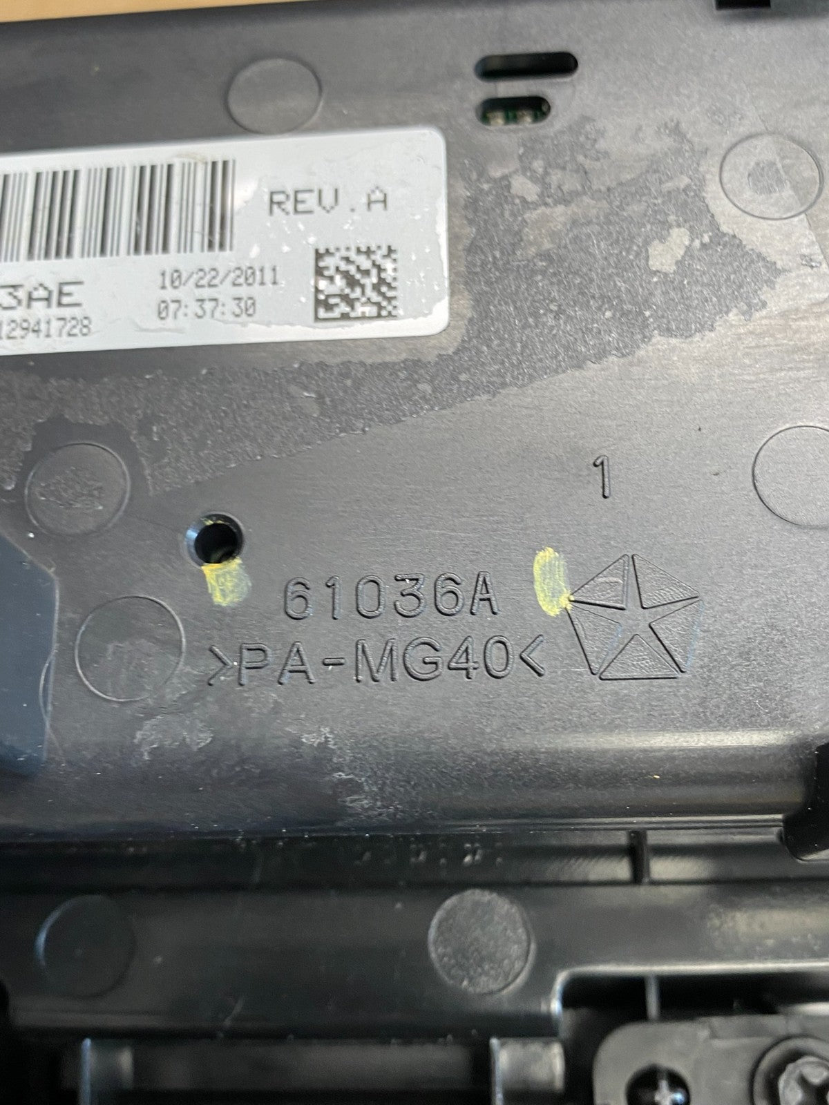 2008 to 2012 Jeep Liberty Dash Climate Temperature Control Radio Bezel AG0084 DG5