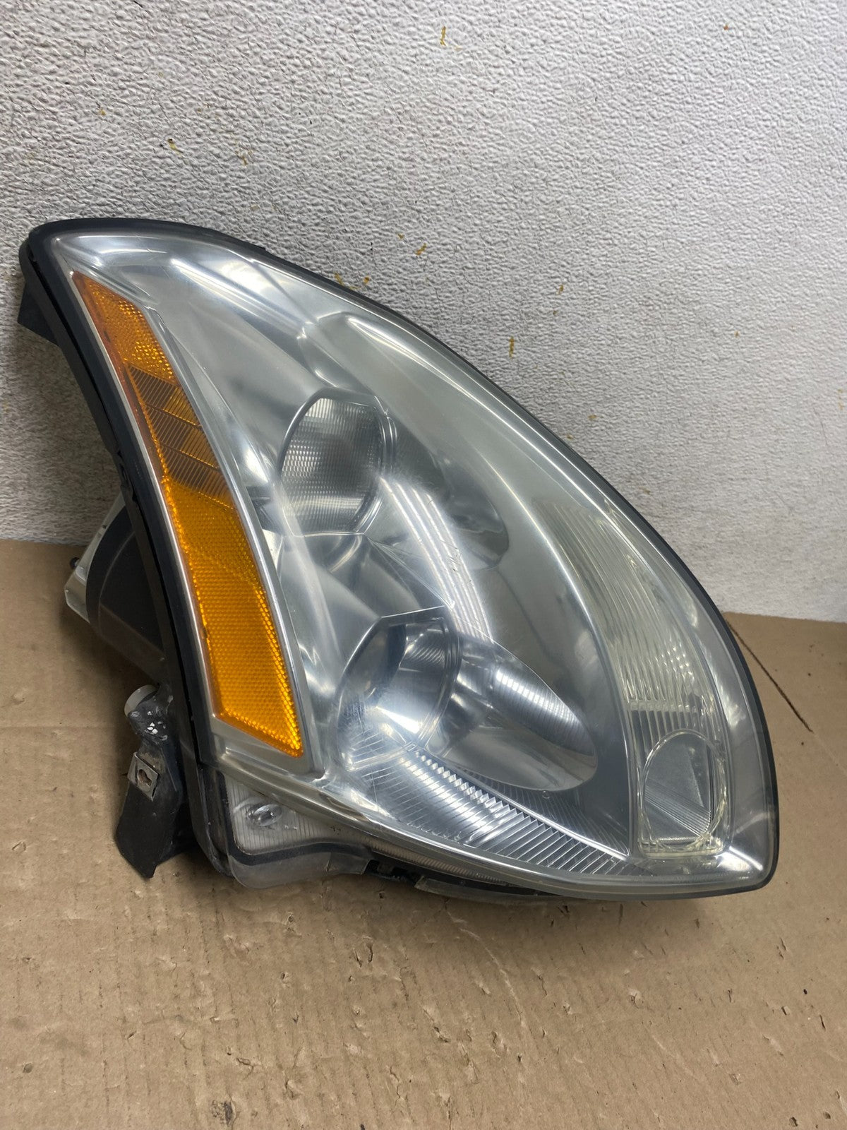 2004 2005 2006 Nissan Maxima Right Passenger Side Headlight Halogen AI2266 DW2