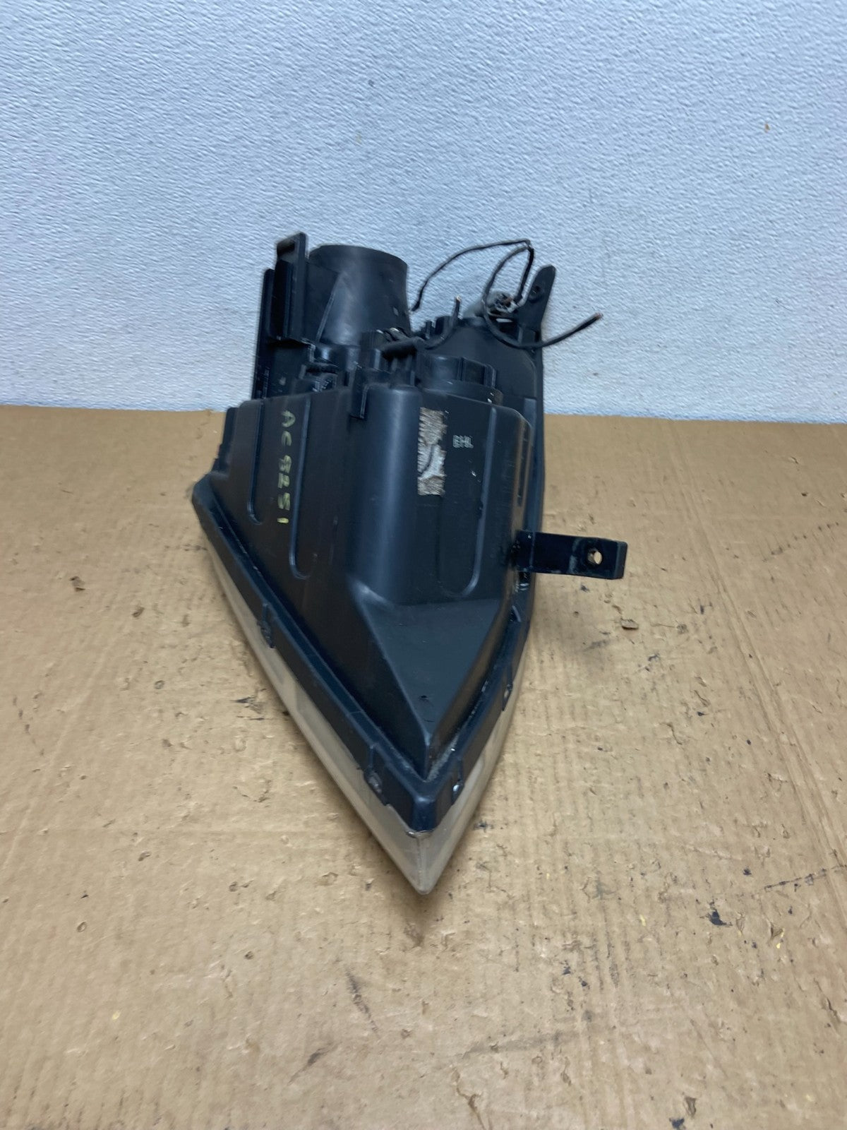 2008-2012 Kia Sedona Left Driver Lh Side Headlight Halogen AC8251 DW6
