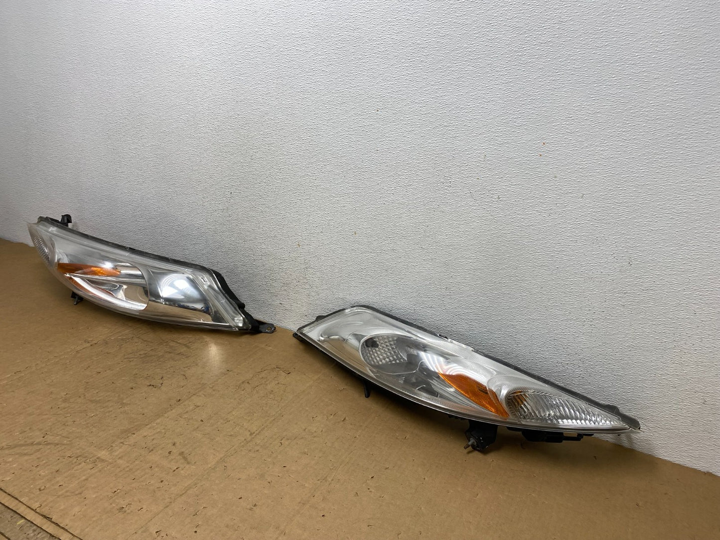 2011-2014 Nissan Juke Turn Signal Headlights Left+Right Halogen AD1379 DW1