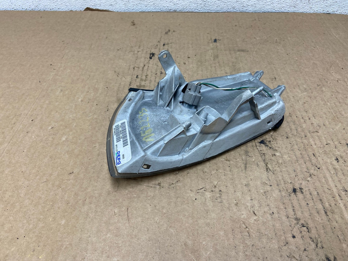 1992 to 1994 Toyota Camry Right Passenger RH Side Turn Signal DEPO AG2235 LK4