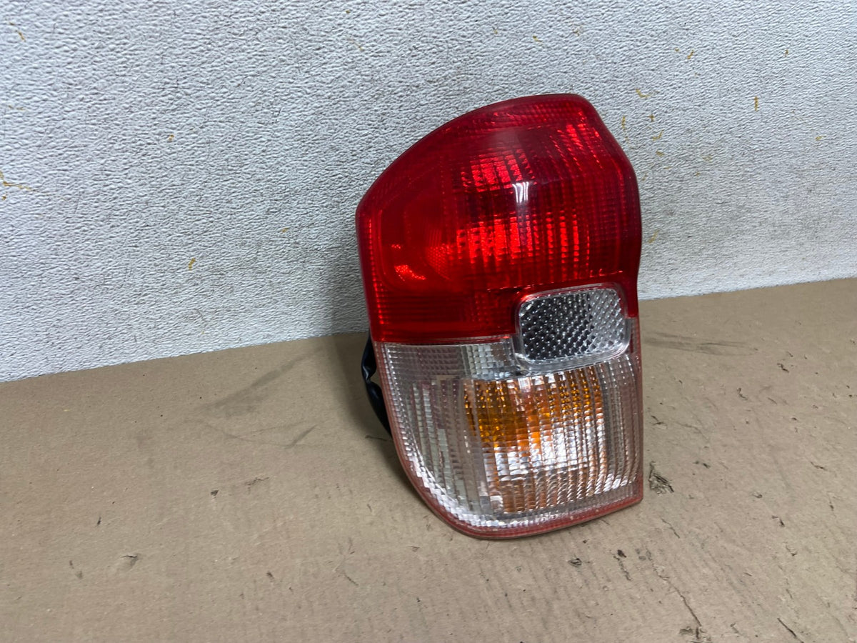 2001 2002 2003 Toyota Rav4 Left Driver LH Side Tail Light AH6950 LK1