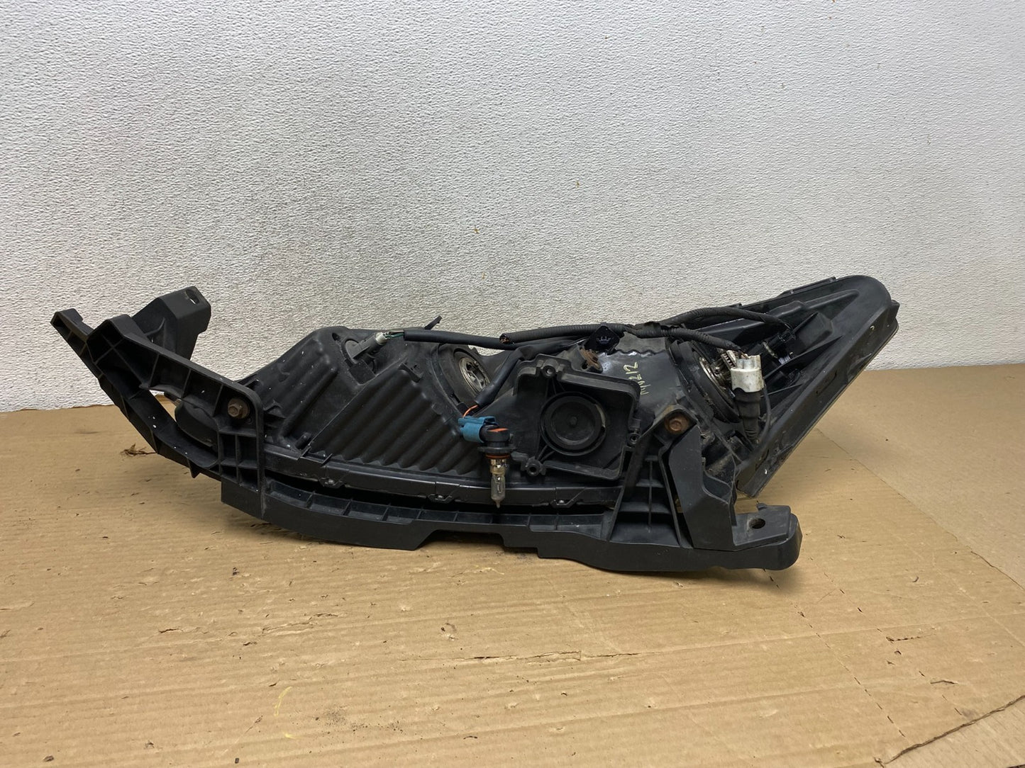 2008 to 2012 Honda Accord Sedan Right Passenger RH Headlight AG8212 DW7
