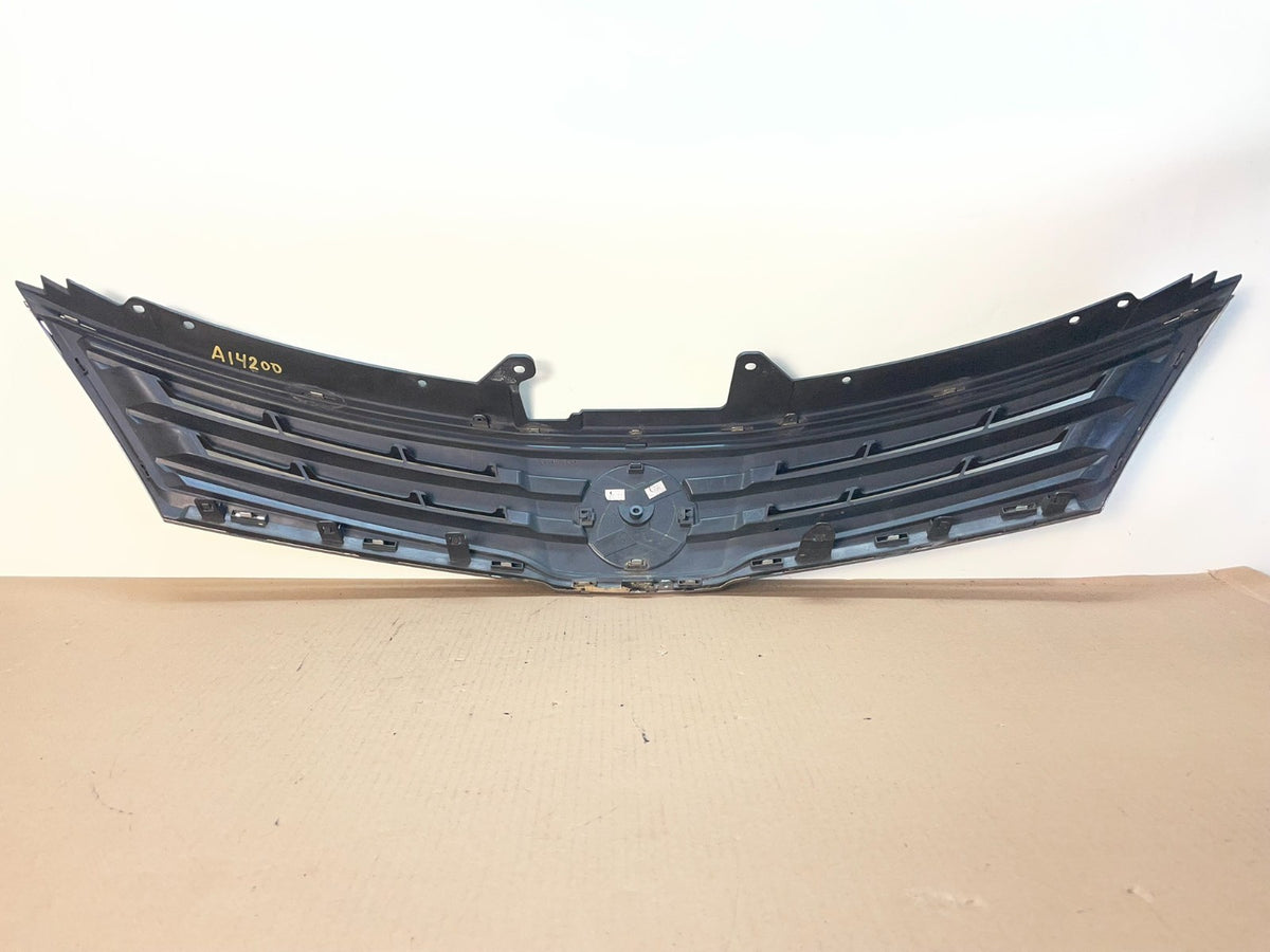 2010 to 2012 Nissan Versa Hatchback Front Upper Grill Grille ai4200 DG3
