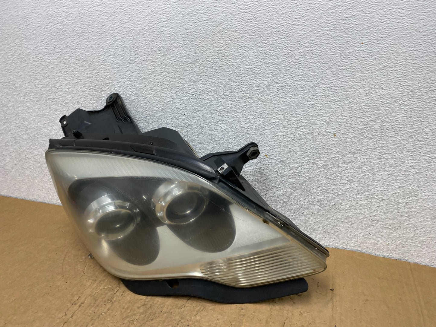 2007-2012 Gmc Acadia Xenon HID Headlight Right Passenger Side AD0523 DW1