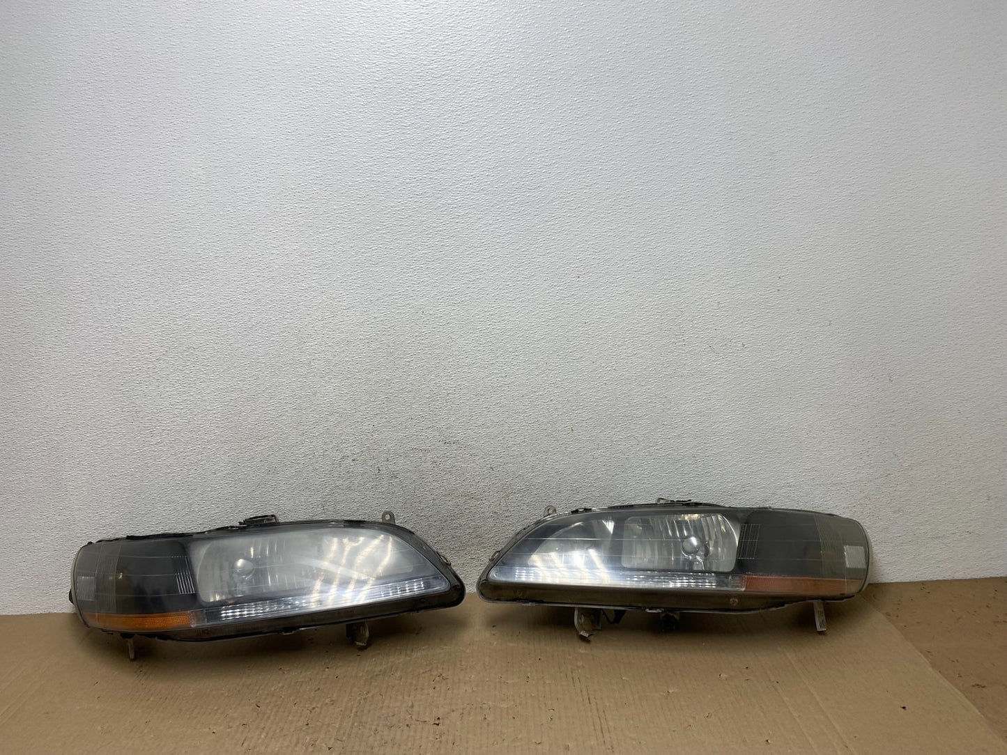 1998 to 2002 Honda Accord Black Left+Right Set Side Headlights AE9762 DW0