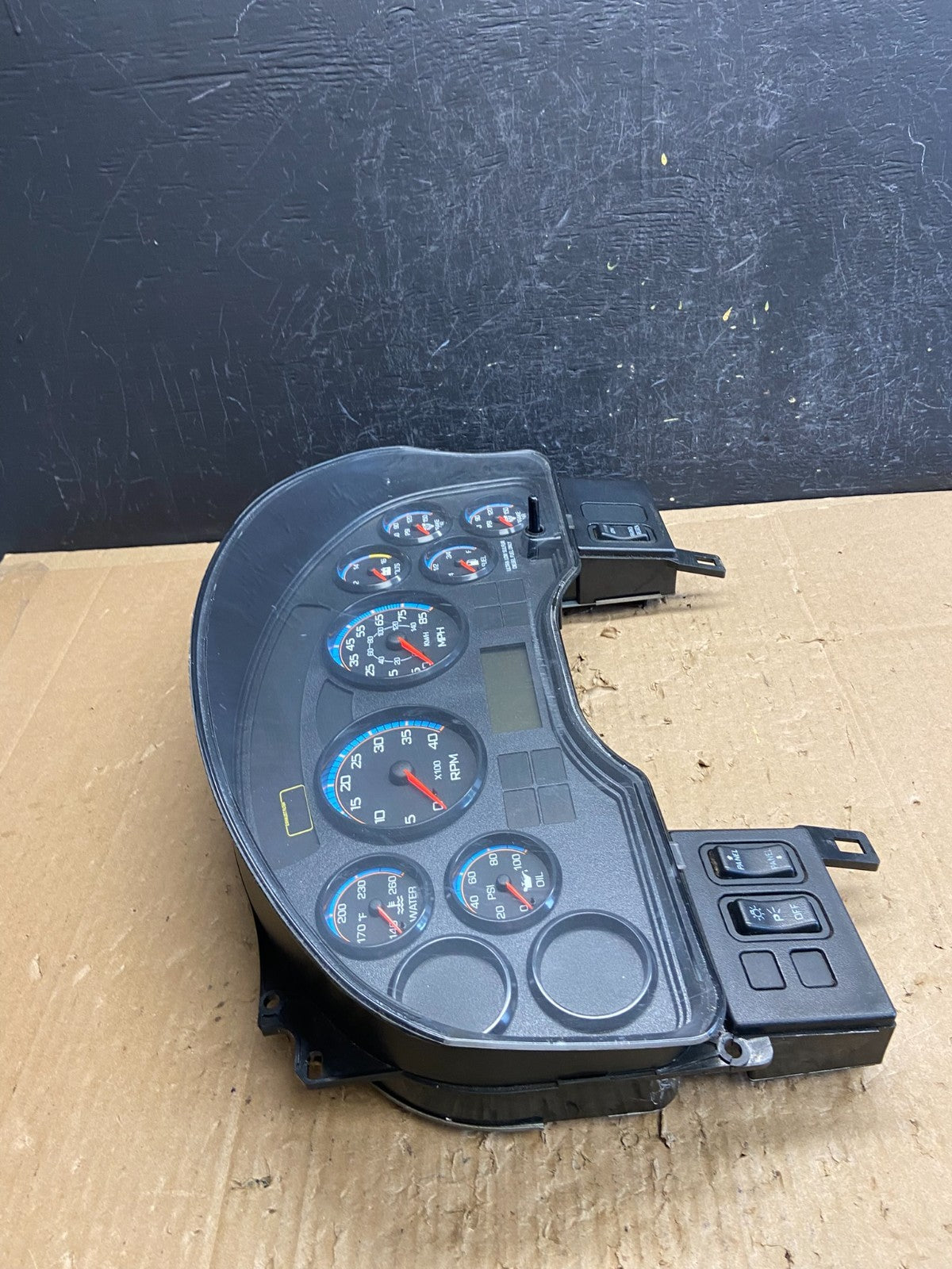 2010-2016 International DURASTAR 4300 Speedometer Cluster 3868370c93 ad6928 DG2
