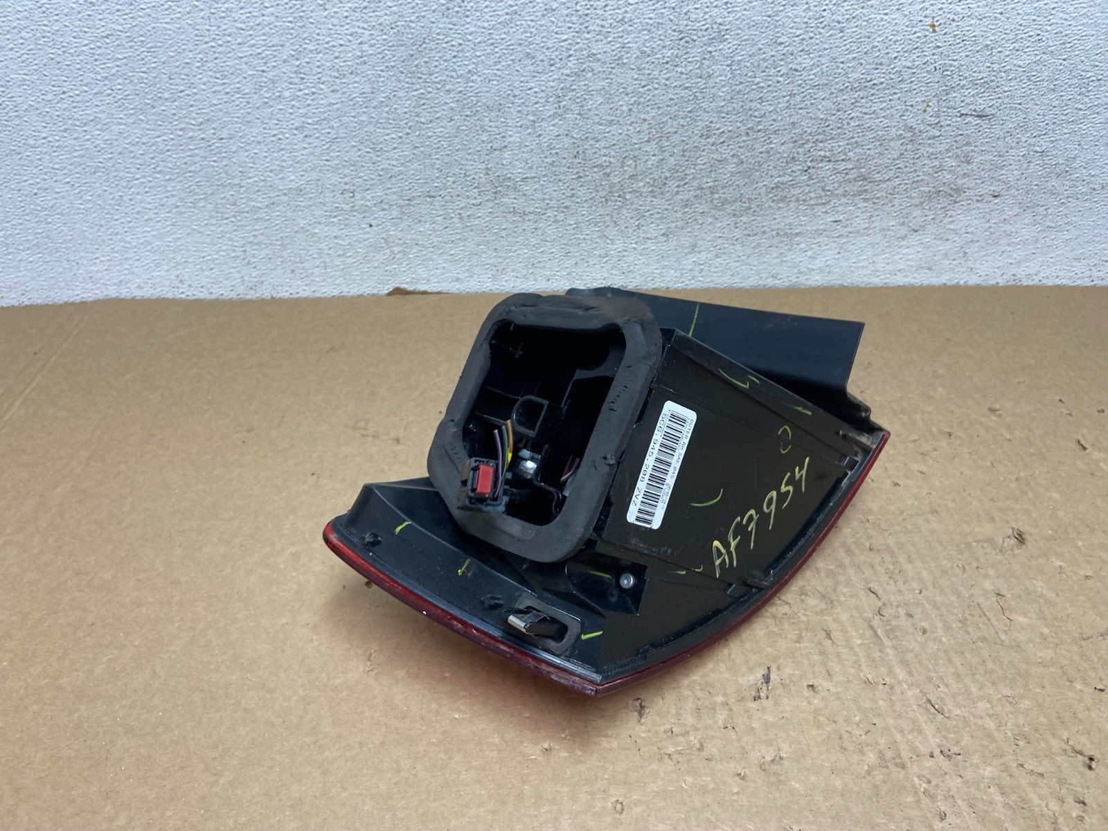2013 - 2014 Volkswagen Jetta Hybrid Right Passenger LED Tail Light AF7954 GD4