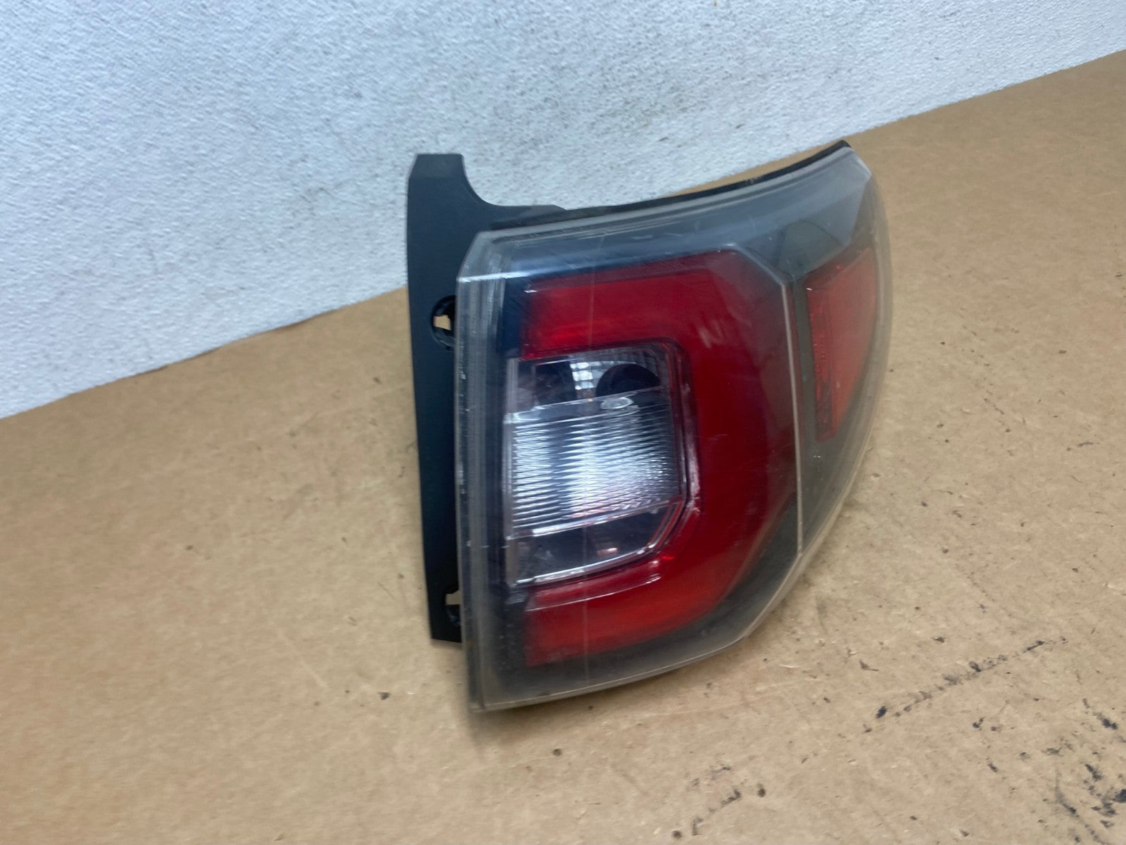 2013 to 2016 GMC Acadia Right Passenger RH Side Tail Light AD5156 LK2