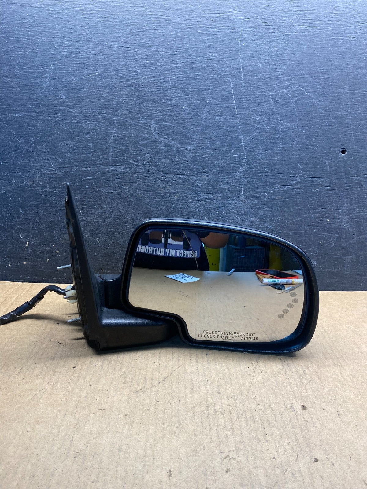 2003-2006 Chevrolet Tahoe Suburban Right Passenger Turn Door Mirror AH7053 DW9