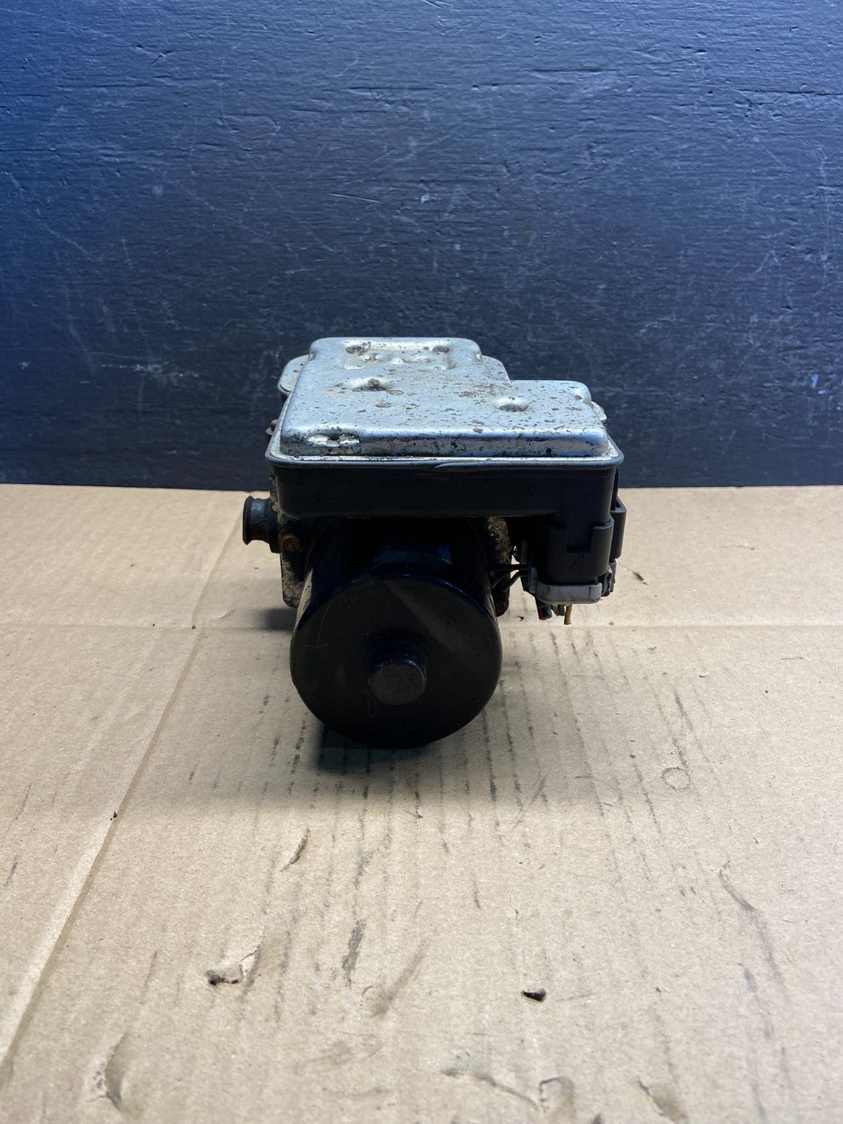 2003 - 2005 Chevrolet Silverado GMC Sierra ABS Anti-Lock Brake Module AD1786 DG3