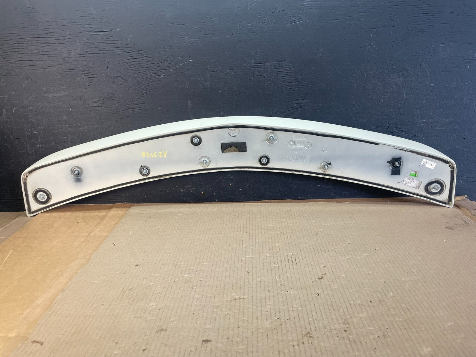 2005 to 2007 Cadillac Upper Rear Spoiler Wing Brake Light 25748502 AE3468 DG4