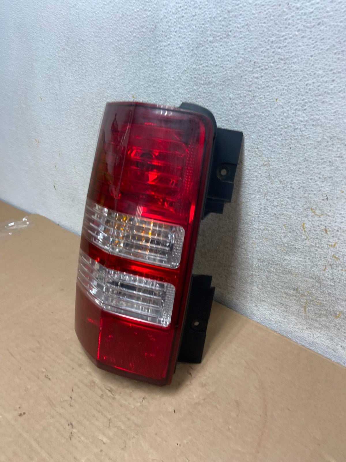 2008 to 2012 Jeep Liberty Left Driver Side Lh Tail Light AH9404 LK1