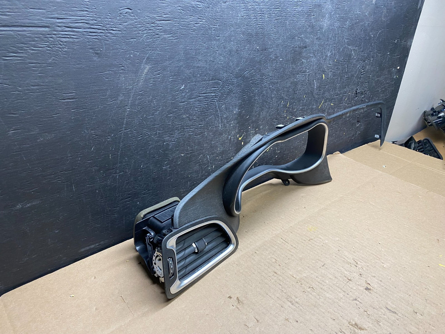 2015-2017 Chrysler 200 Speedometer Cluster Dash Bezel Trim W/ Vent OEM T4655 DG1