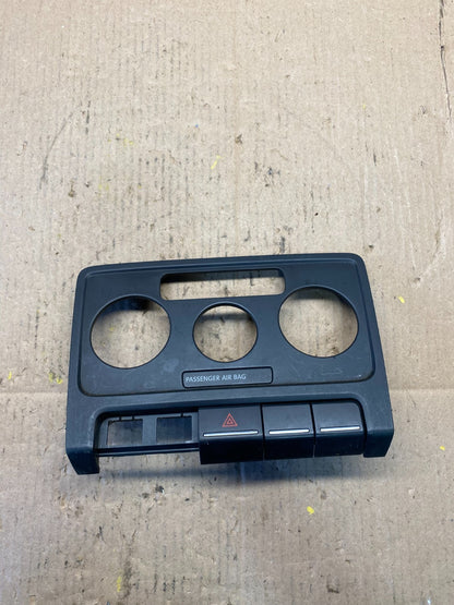 2012 - 2019 Volkswagen Beetle Center Console Climate Control Dash Bezel R6076 DG0